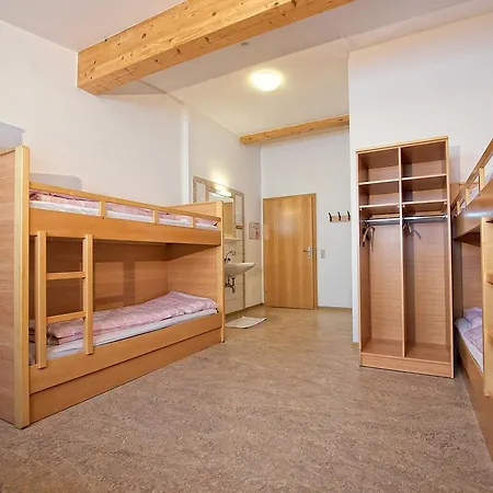Hostel In-ski Out - Gaestehaeuser - Wallegghof Christianhof *