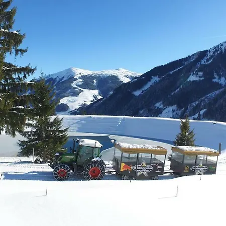 In-ski Out - Gaestehaeuser - Wallegghof Christianhof Hostel *